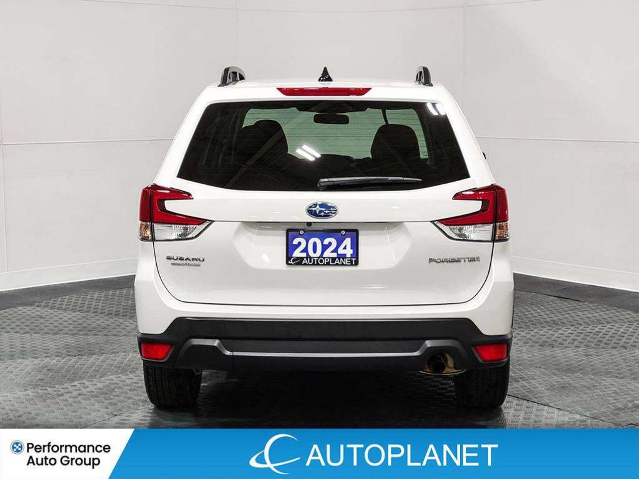 2024 Subaru Forester AWD, Apple CarPlay, Back Up Cam, Heated Seats! Photo
