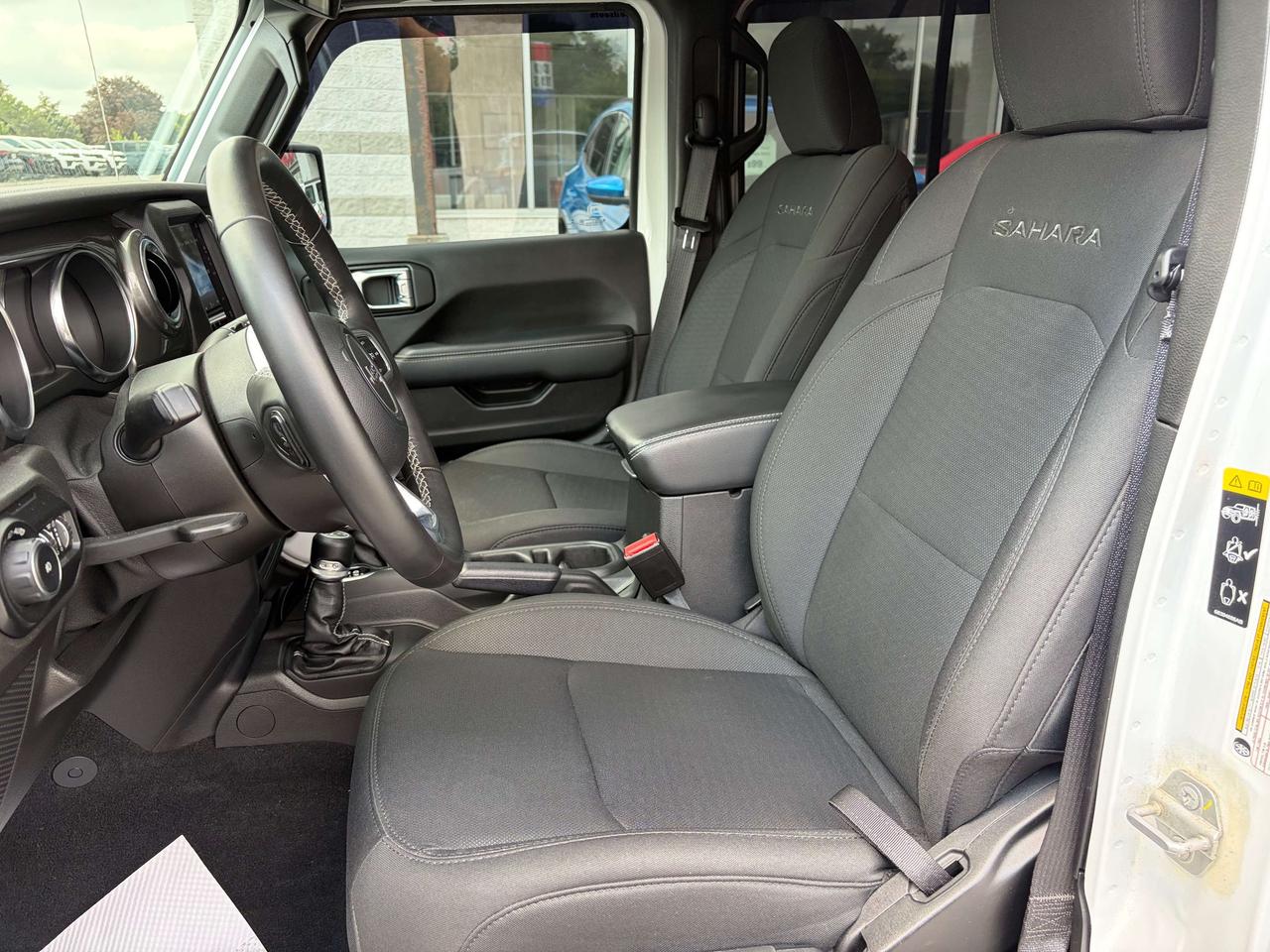 2021 Jeep Wrangler Sahara w/NAV, Alpine Sound System, Remote Starter Photo