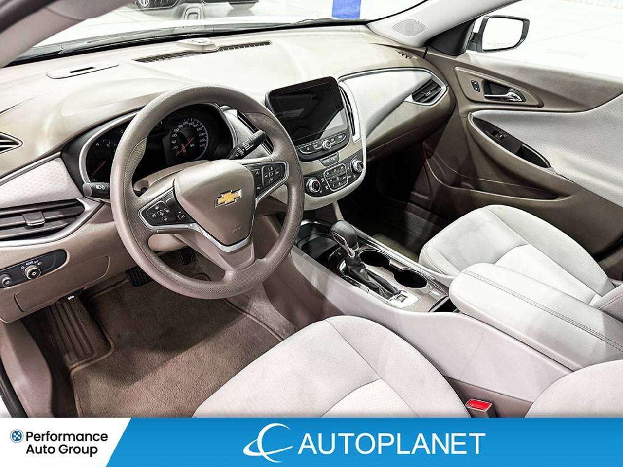 2025 Chevrolet Malibu 1LT, Turbo, Back Up Cam, Apple CarPlay! Photo