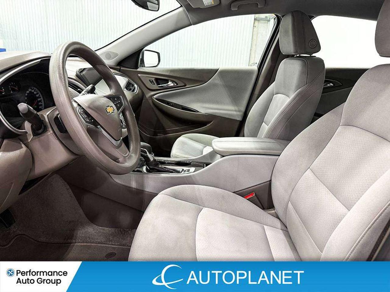 2025 Chevrolet Malibu 1LT, Turbo, Back Up Cam, Apple CarPlay! Photo