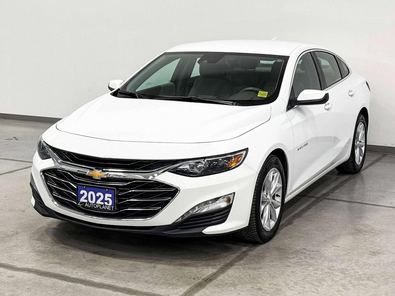 2025 Chevrolet Malibu 1LT, Turbo, Back Up Cam, Apple CarPlay! Photo