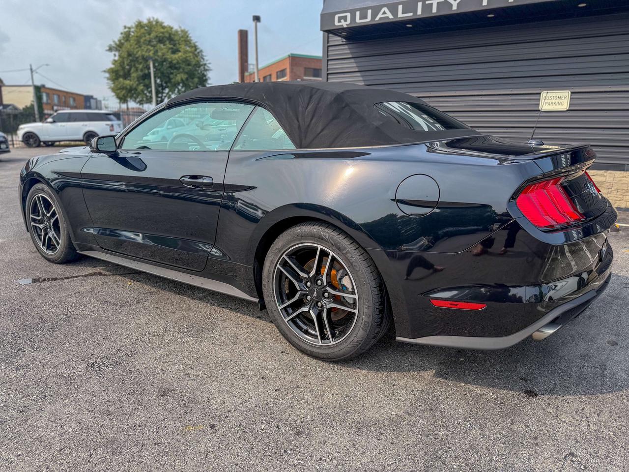 2018 Ford Mustang SOFT TOP-CONVERTIBLE/CAMERA/REMOTE/BROWN LEATHER Photo