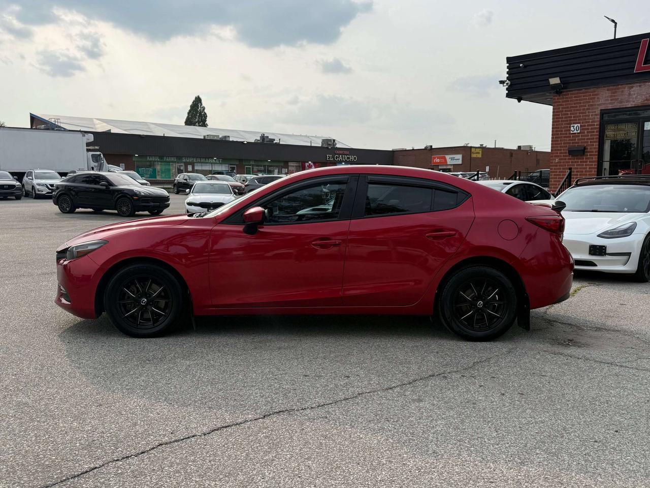 2018 Mazda MAZDA3 GX l Automatic l FWD l 2.0L l 4Cyl l Reverse Cam l Photo4
