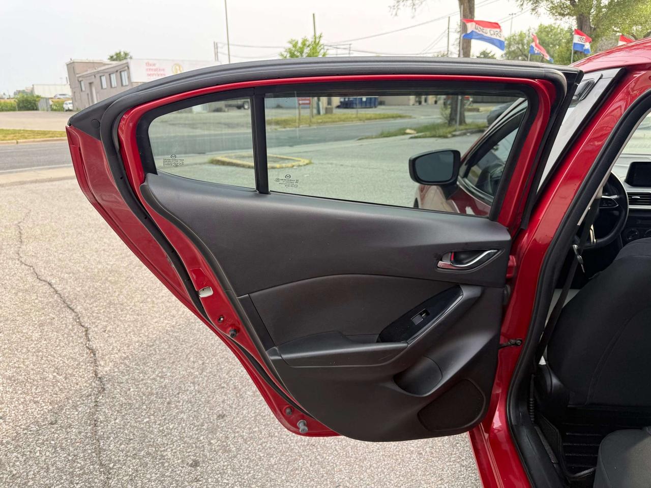 2018 Mazda MAZDA3 GX l Automatic l FWD l 2.0L l 4Cyl l Reverse Cam l Photo