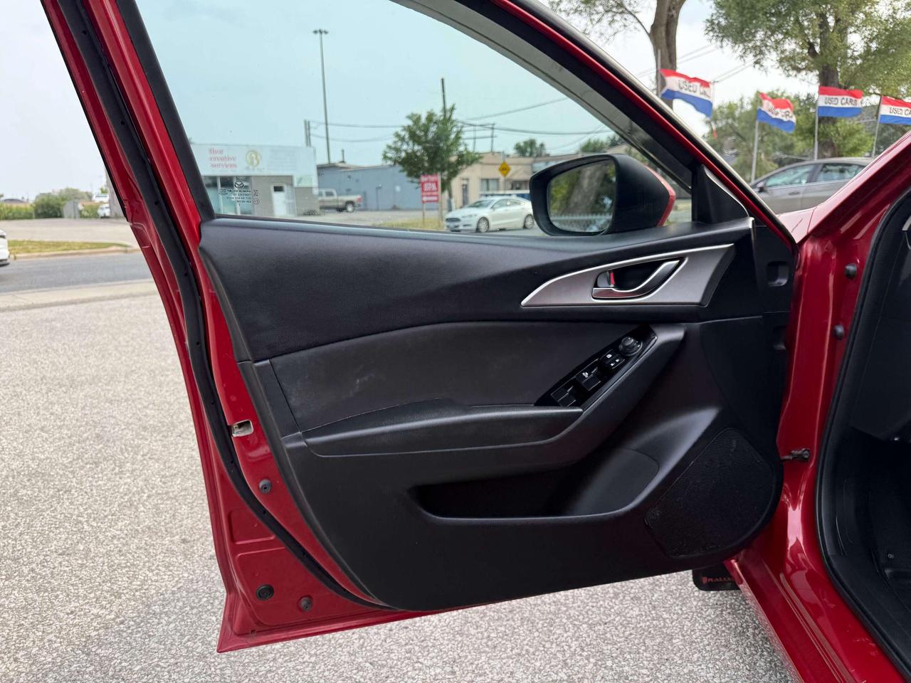 2018 Mazda MAZDA3 GX l Automatic l FWD l 2.0L l 4Cyl l Reverse Cam l Photo