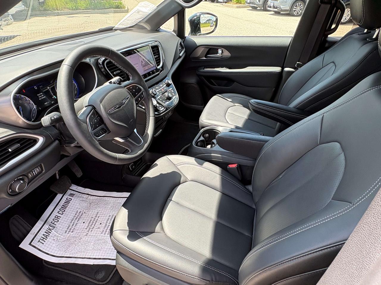 2025 Chrysler Grand Caravan SXT   Leather   Heated Seats & Steering Wheel Photo