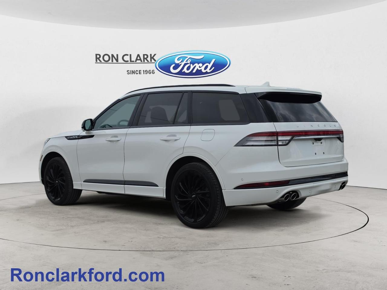 2022 Lincoln Aviator Reserve 4dr All-Wheel Drive Photo4
