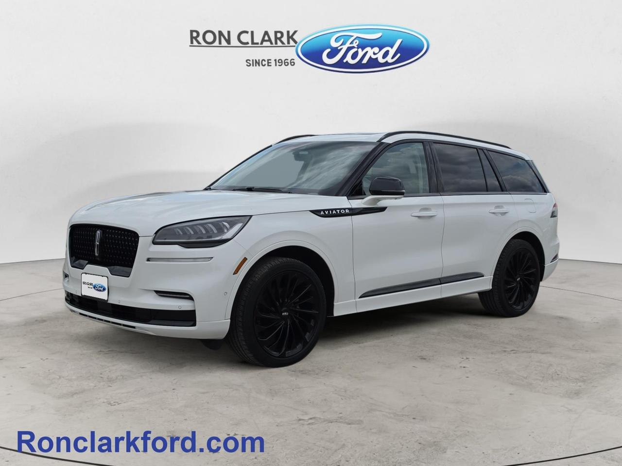 2022 Lincoln Aviator Reserve 4dr All-Wheel Drive Photo2