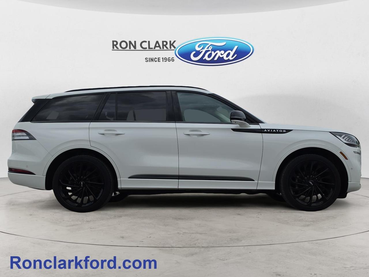 2022 Lincoln Aviator Reserve 4dr All-Wheel Drive Photo