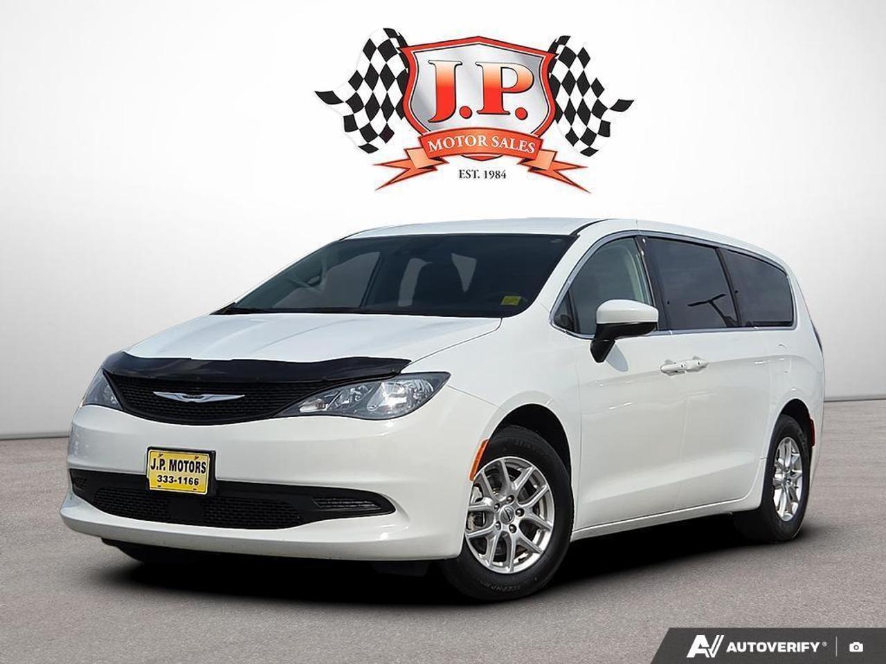 2023 Chrysler Grand Caravan SXT Apple CarPlay & Android Auto • Third-Row Seati Photo0