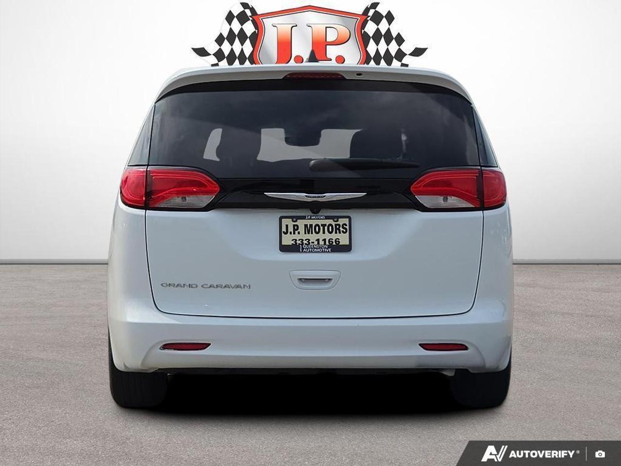 2023 Chrysler Grand Caravan SXT Apple CarPlay & Android Auto • Third-Row Seati Photo
