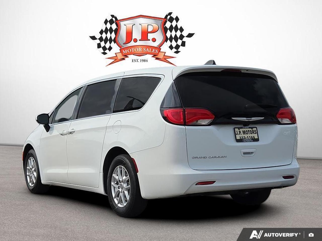 2023 Chrysler Grand Caravan SXT Apple CarPlay & Android Auto • Third-Row Seati Photo