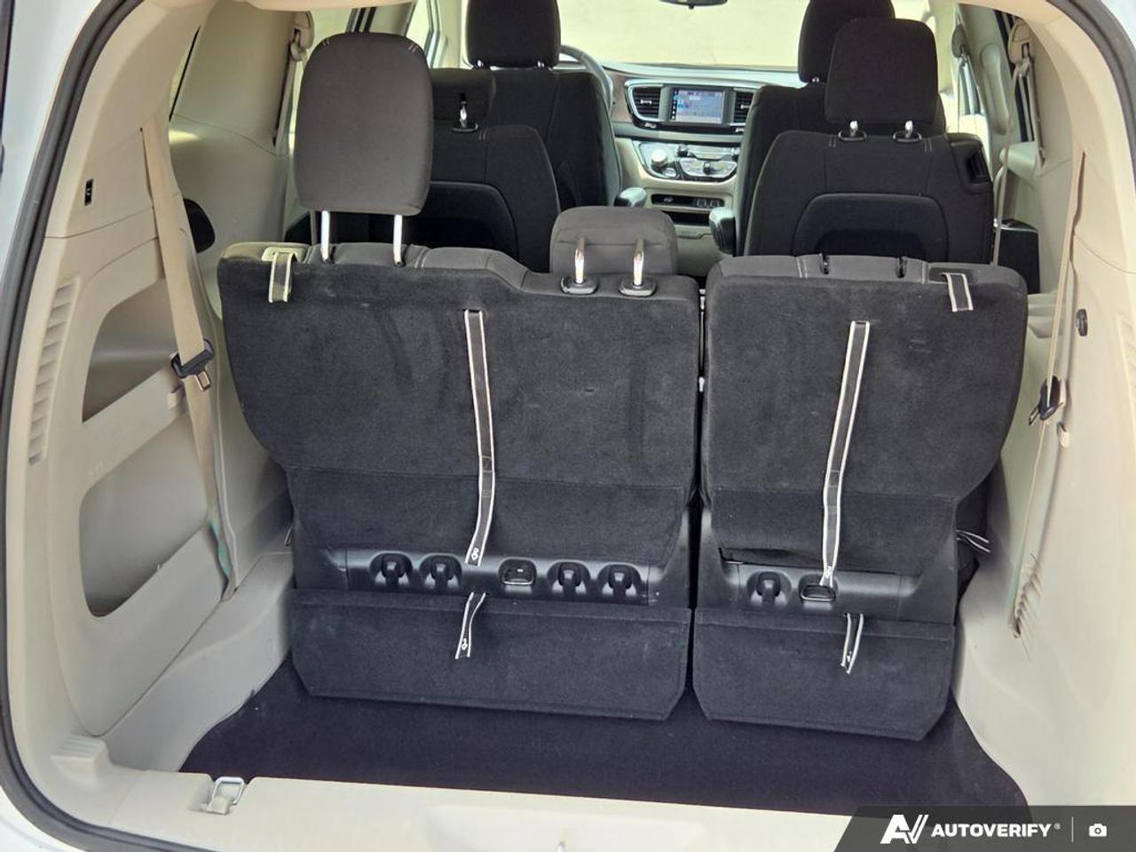 2023 Chrysler Grand Caravan SXT Apple CarPlay & Android Auto • Third-Row Seati Photo