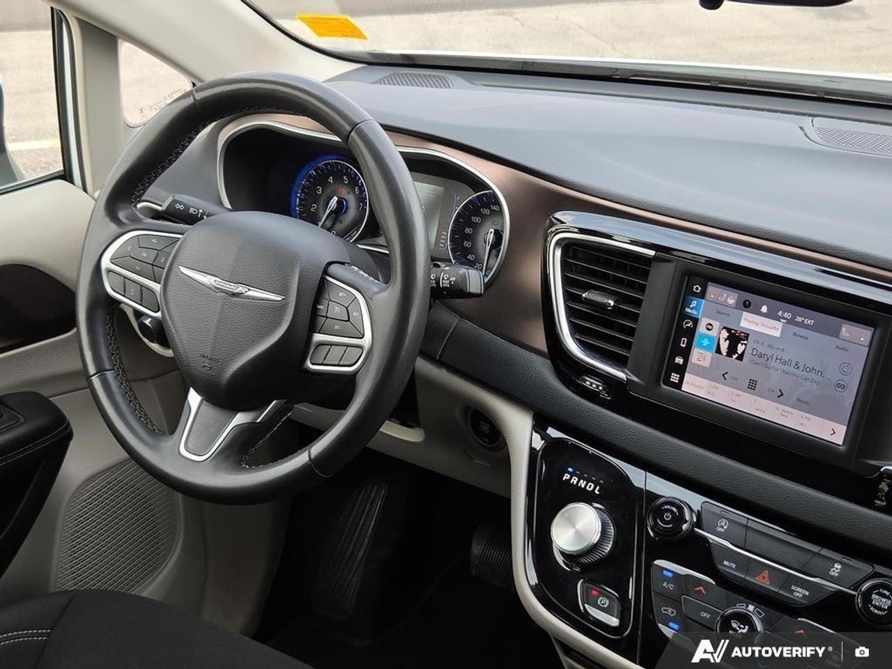2023 Chrysler Grand Caravan SXT Apple CarPlay & Android Auto • Third-Row Seati Photo