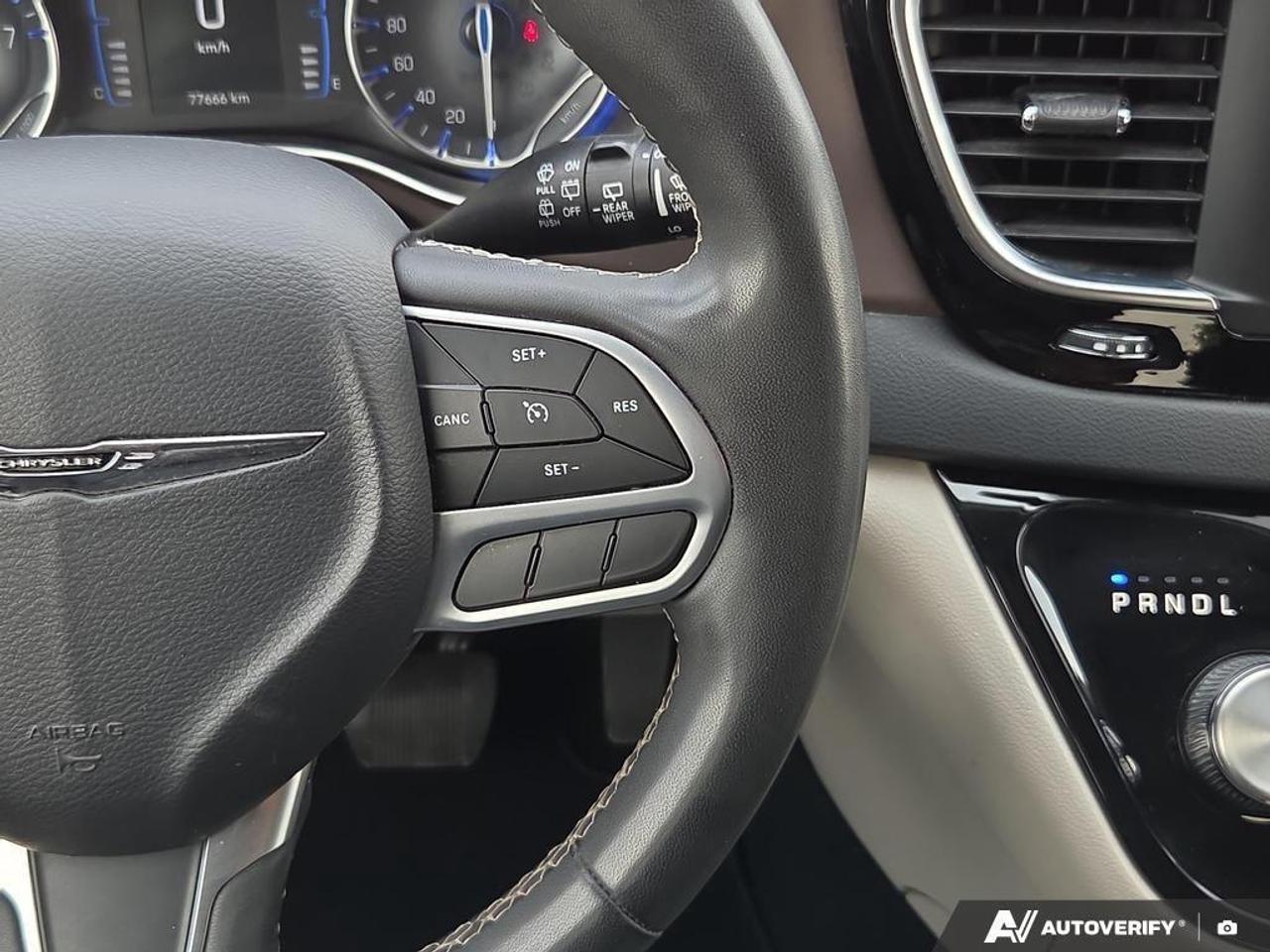 2023 Chrysler Grand Caravan SXT Apple CarPlay & Android Auto • Third-Row Seati Photo