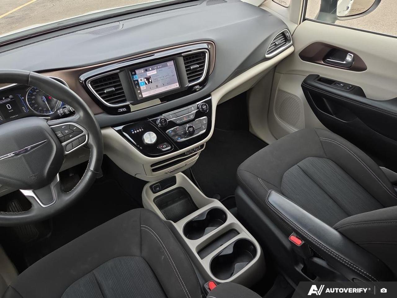 2023 Chrysler Grand Caravan SXT Apple CarPlay & Android Auto • Third-Row Seati Photo