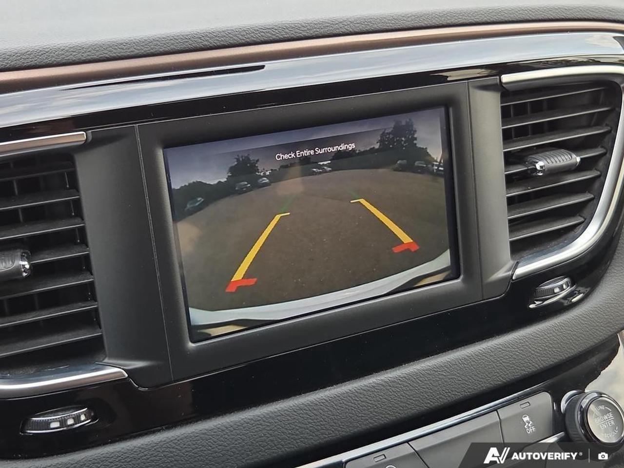 2023 Chrysler Grand Caravan SXT Apple CarPlay & Android Auto • Third-Row Seati Photo
