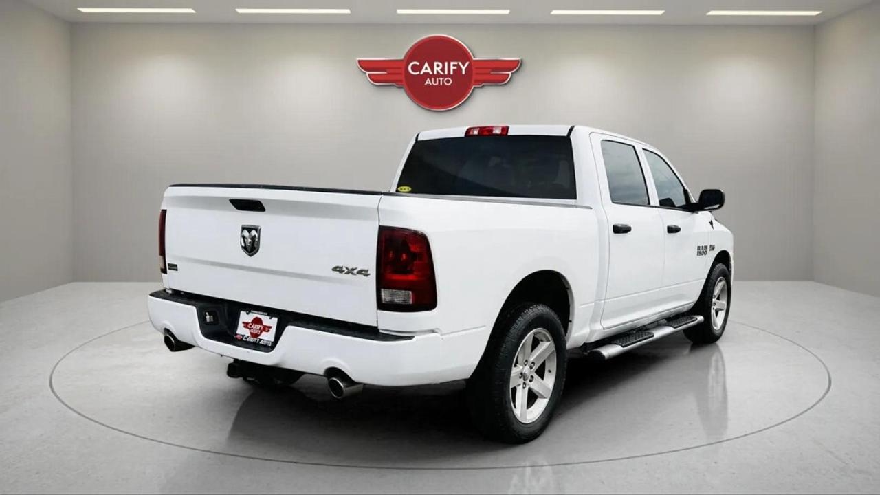 2017 RAM 1500 EXPRESS CREW CAB 4WD Photo