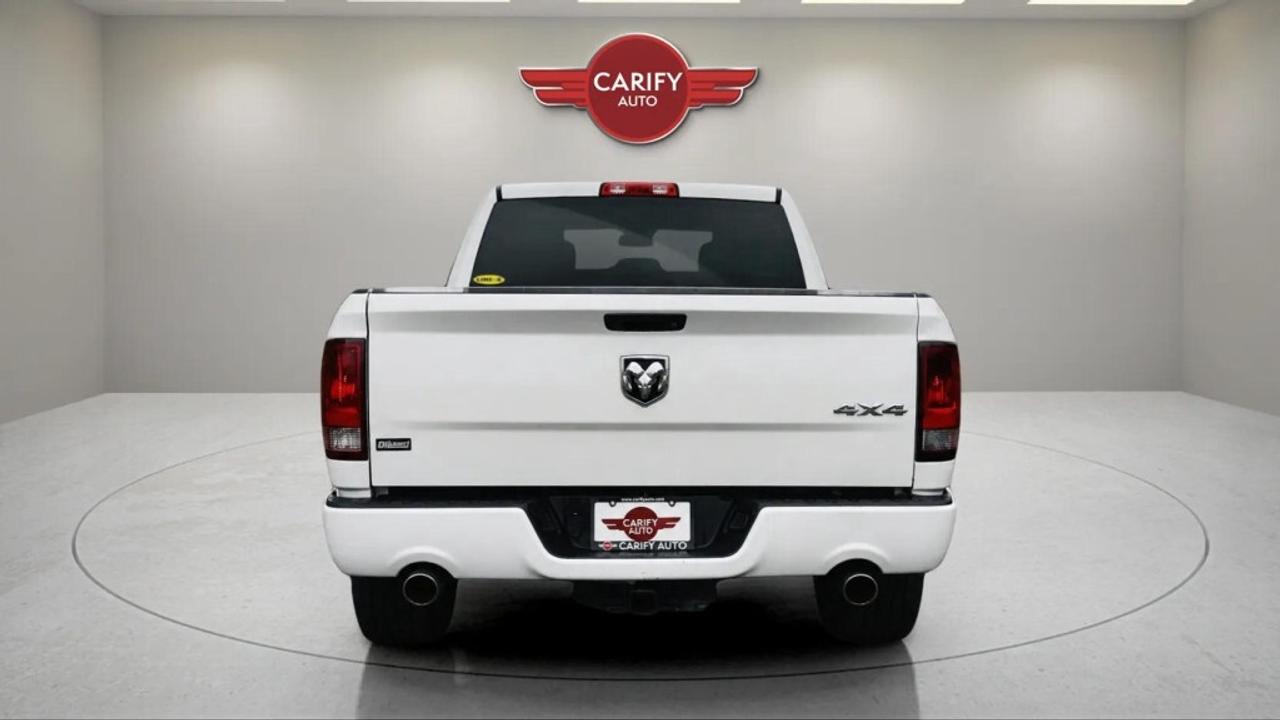 2017 RAM 1500 EXPRESS CREW CAB 4WD Photo