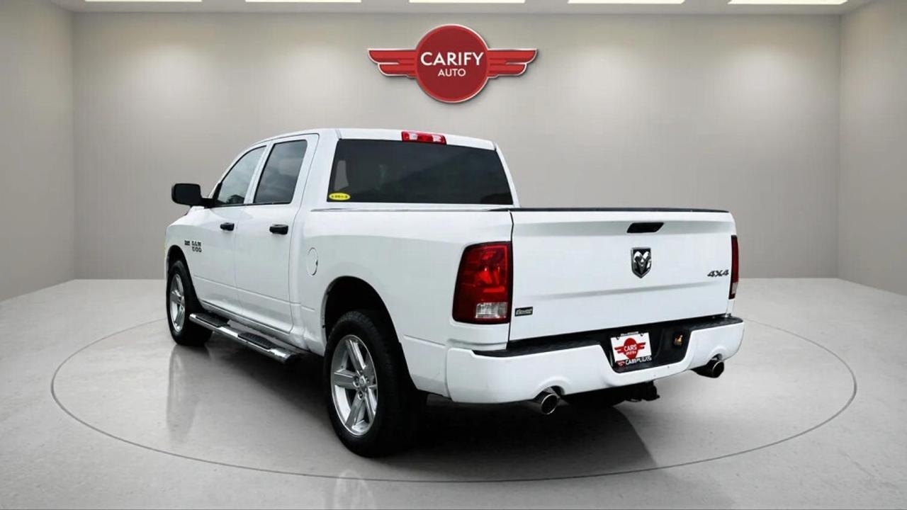 2017 RAM 1500 EXPRESS CREW CAB 4WD Photo