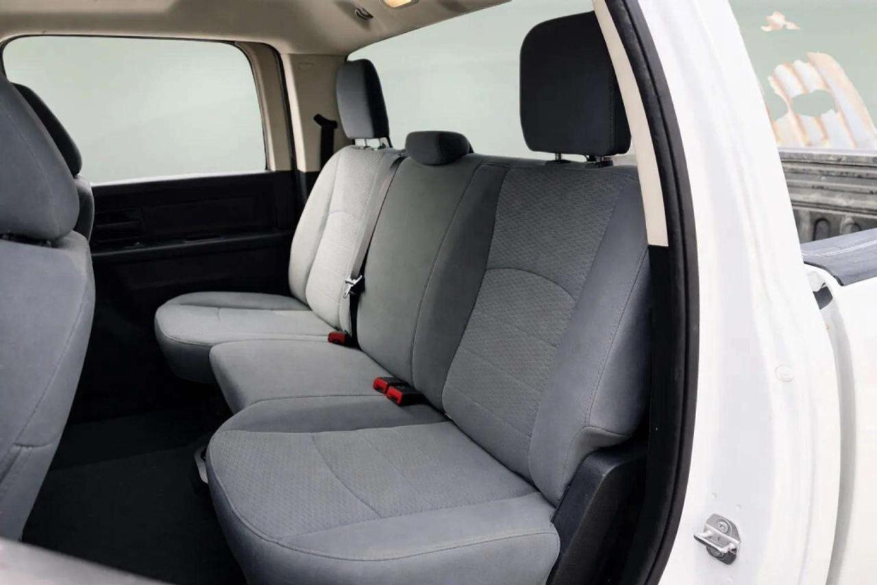 2017 RAM 1500 EXPRESS CREW CAB 4WD Photo