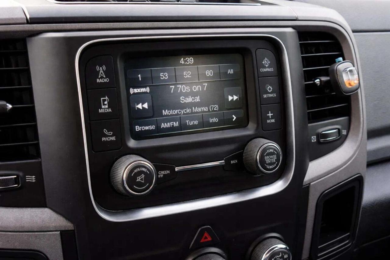 2017 RAM 1500 EXPRESS CREW CAB 4WD Photo