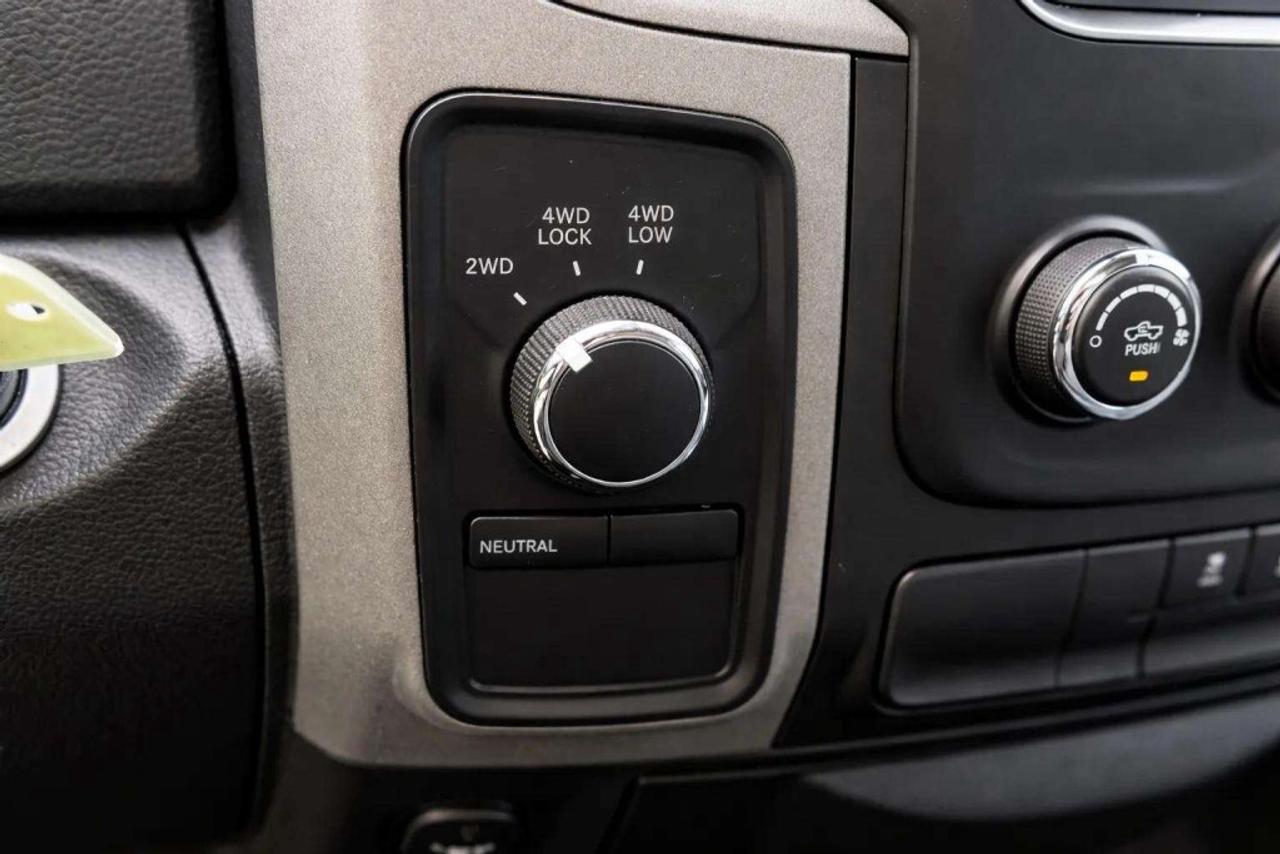 2017 RAM 1500 EXPRESS CREW CAB 4WD Photo