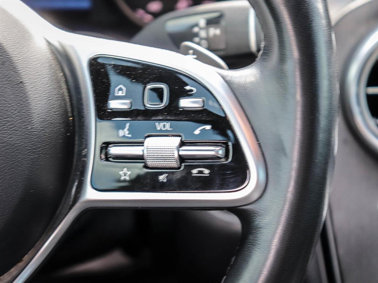 2022 Mercedes-Benz GLC GLC 300 Photo