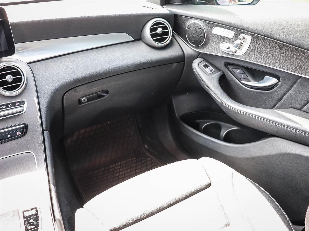 2022 Mercedes-Benz GLC GLC 300 Photo
