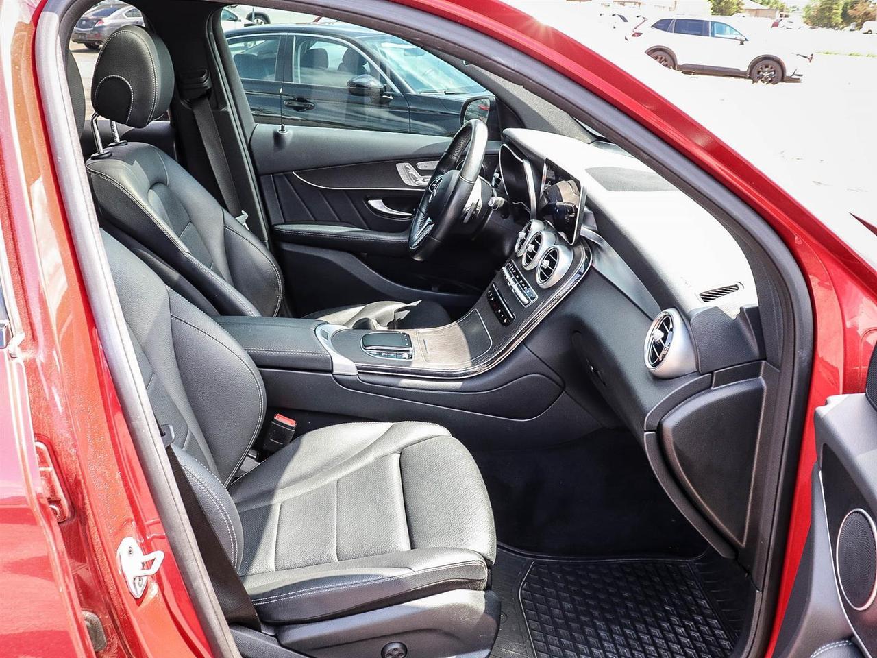 2022 Mercedes-Benz GLC GLC 300 Photo
