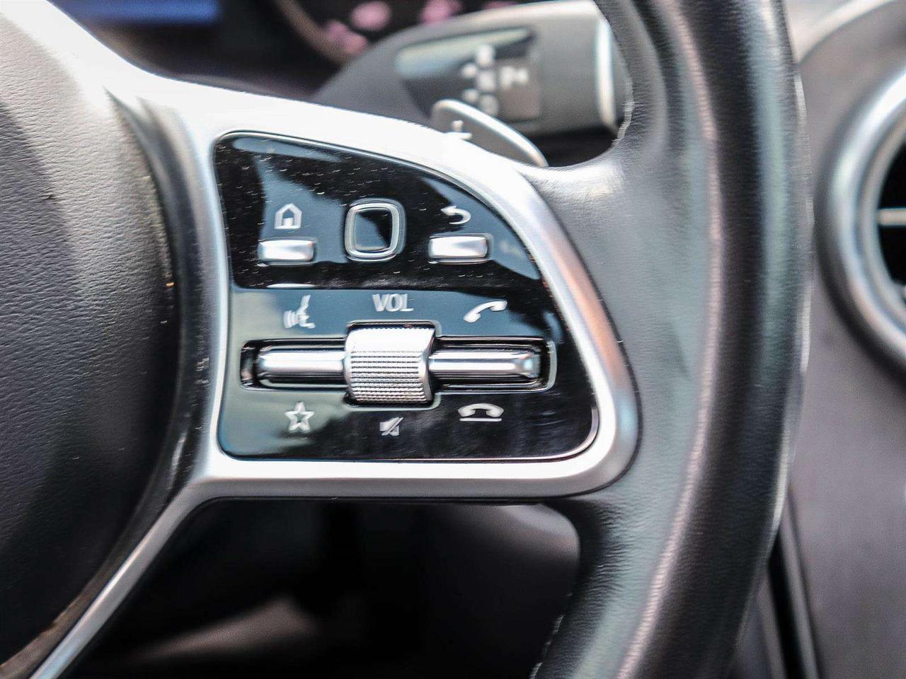 2022 Mercedes-Benz GLC GLC 300 Photo