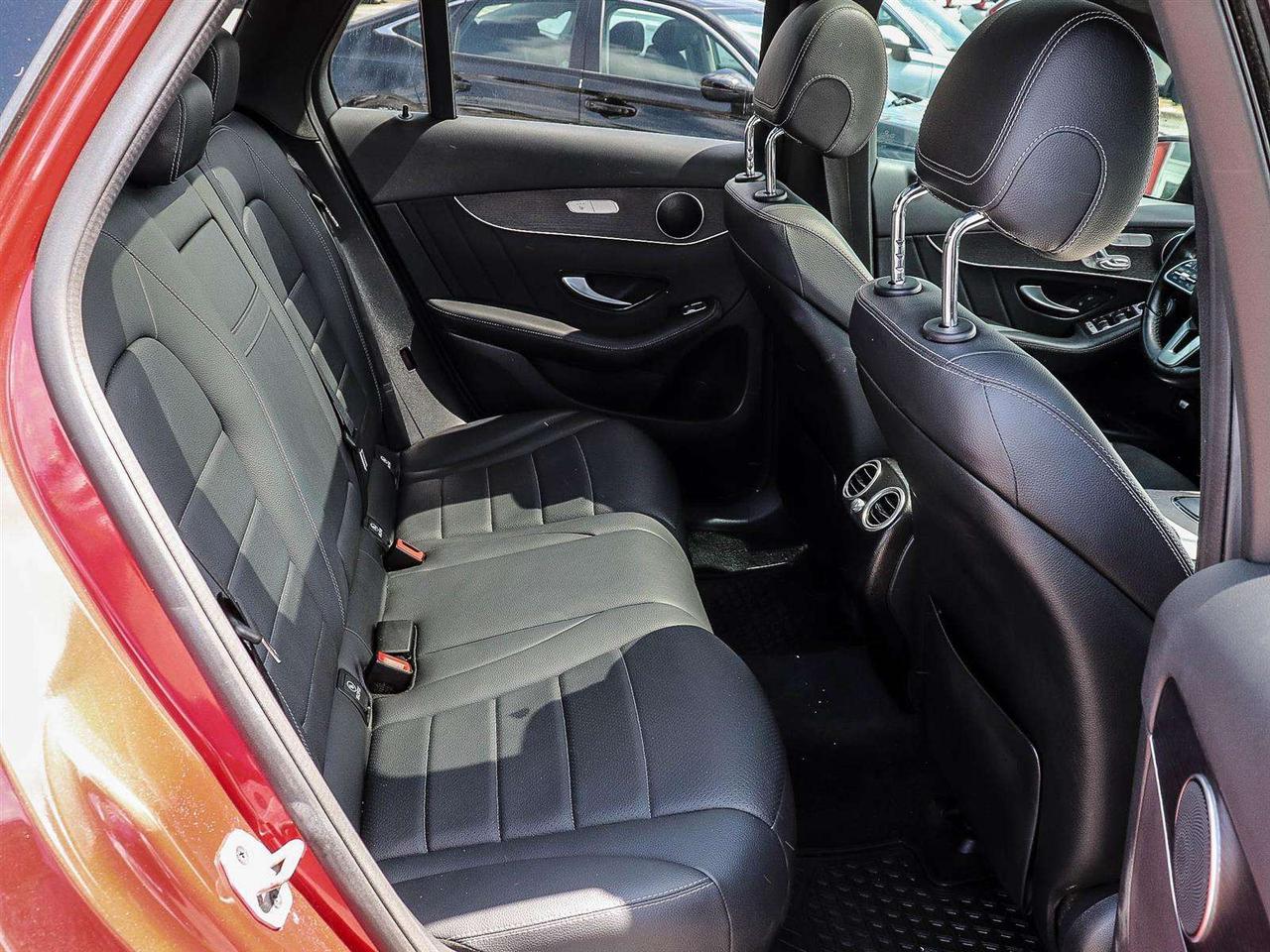 2022 Mercedes-Benz GLC GLC 300 Photo