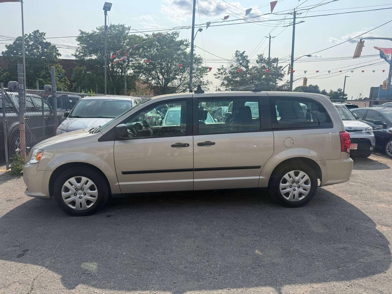 2016 Dodge Grand Caravan *** 3 YEAR WARRANTY INCLUDED *** Photo