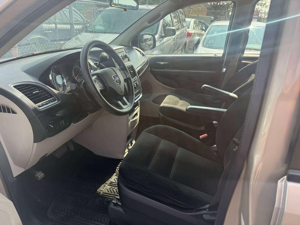 2016 Dodge Grand Caravan *** 3 YEAR WARRANTY INCLUDED *** Photo