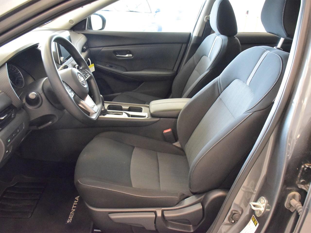 2025 Nissan Sentra SV 4DR SEDAN Photo