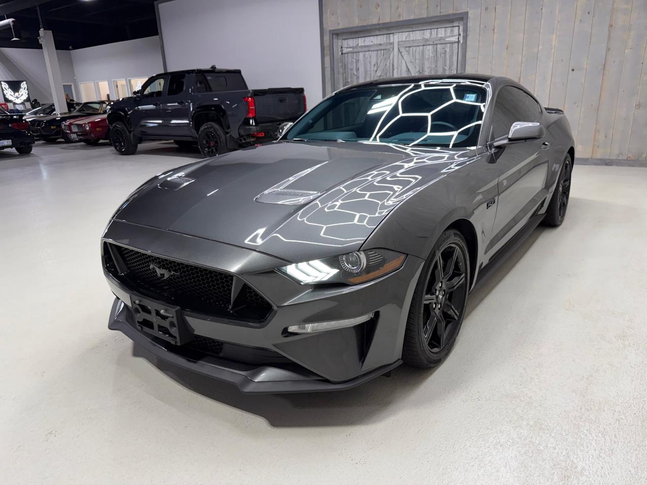 2020 Ford Mustang GT FASTBACK  5.0L V8 BLACK PACK ADAPTIVE CRUISE Photo2