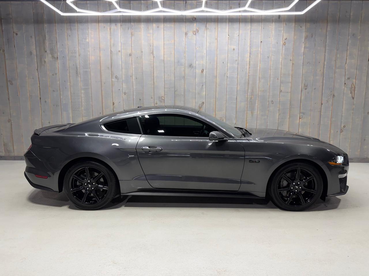 2020 Ford Mustang GT FASTBACK  5.0L V8 BLACK PACK ADAPTIVE CRUISE Photo