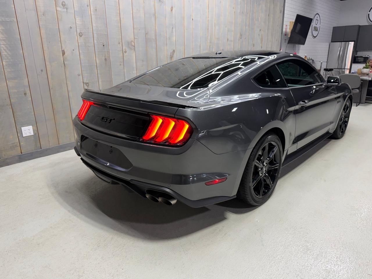 2020 Ford Mustang GT FASTBACK  5.0L V8 BLACK PACK ADAPTIVE CRUISE Photo