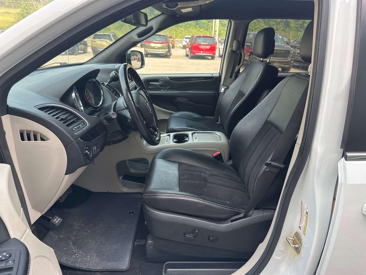 2019 Dodge Grand Caravan SXT Premium Plus Photo