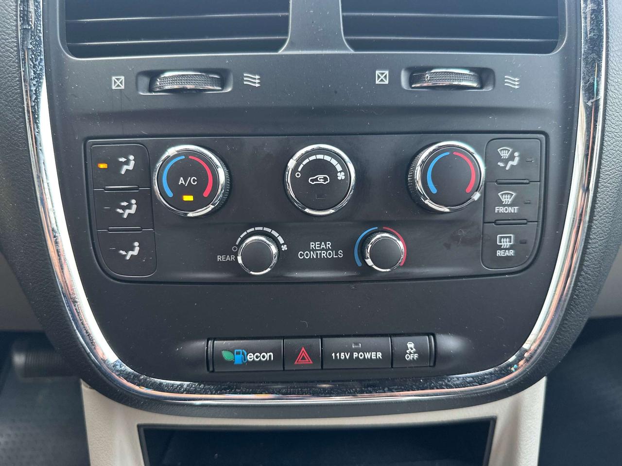 2019 Dodge Grand Caravan SXT Premium Plus Photo