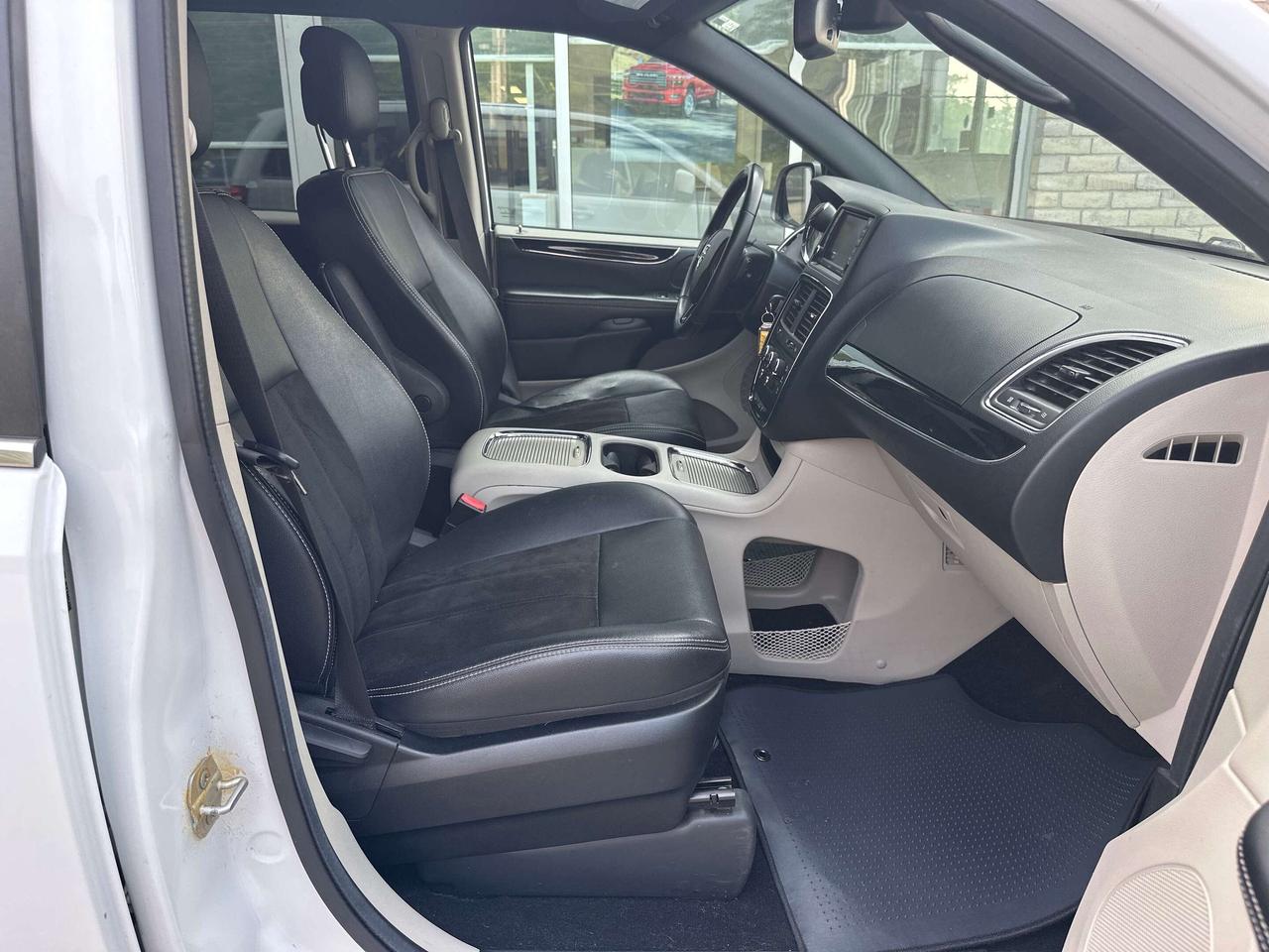 2019 Dodge Grand Caravan SXT Premium Plus Photo