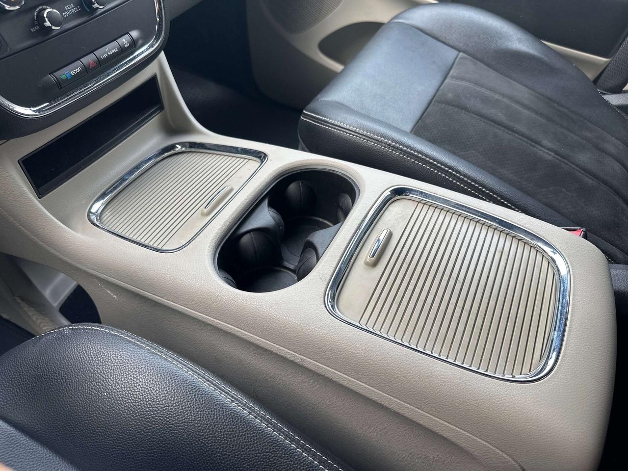 2019 Dodge Grand Caravan SXT Premium Plus Photo