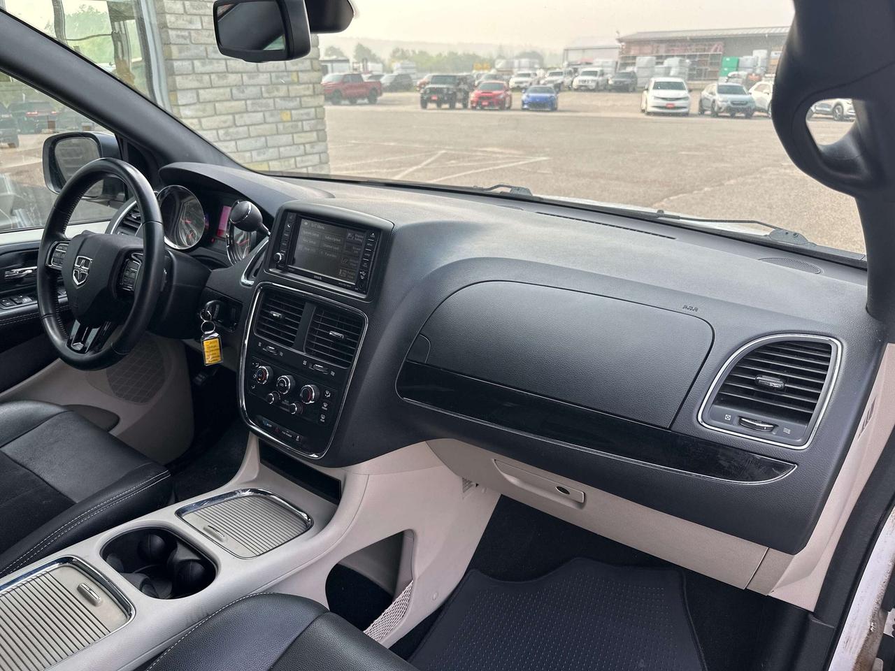 2019 Dodge Grand Caravan SXT Premium Plus Photo