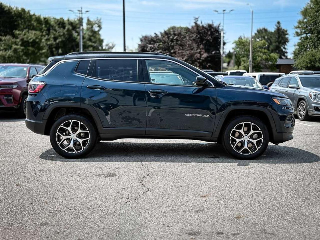 2024 Jeep Compass Limited   HEATED SEATS   REMOTE START   LANE KEEP   BLINDSPOT Photo