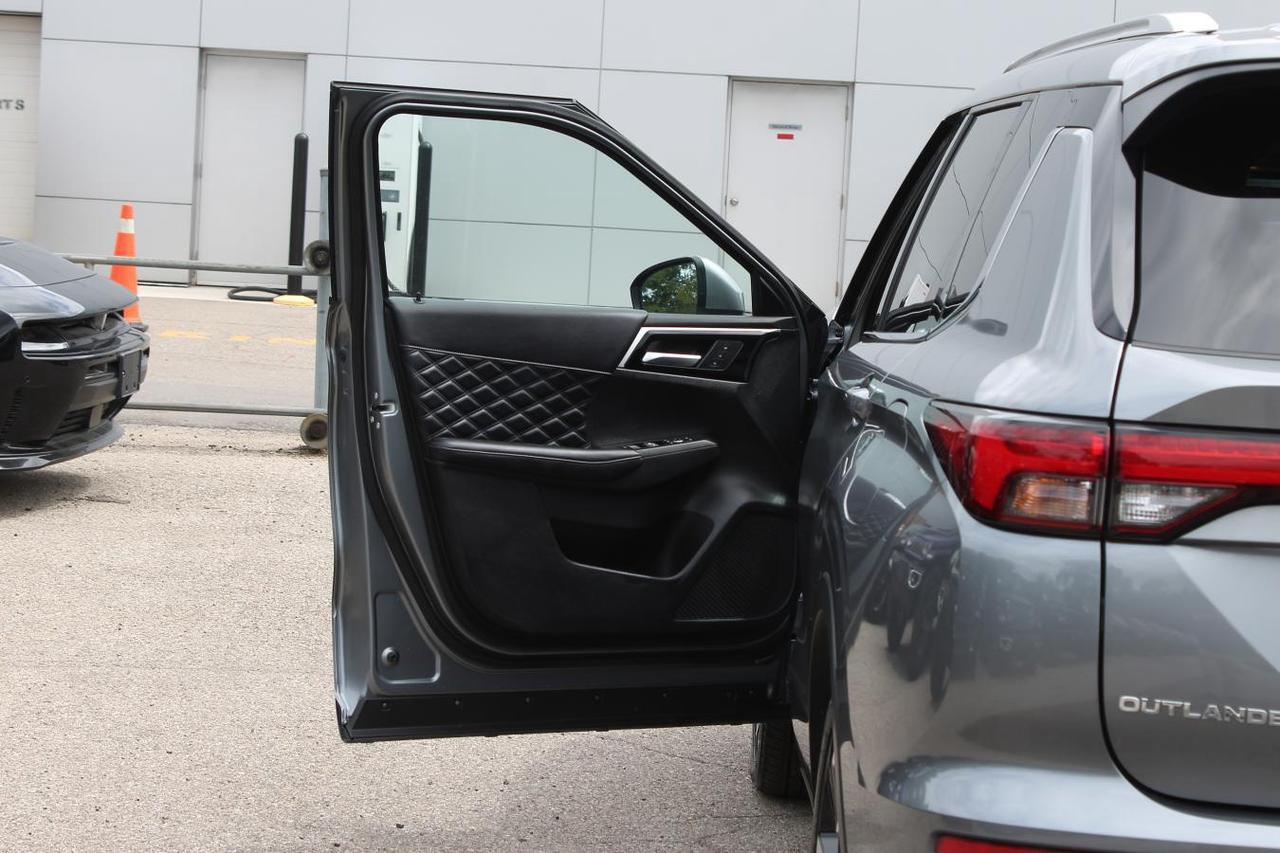 2024 Mitsubishi Outlander SEL  Gps Moonroof ReverseCamera HtdSeats DriveMode Photo