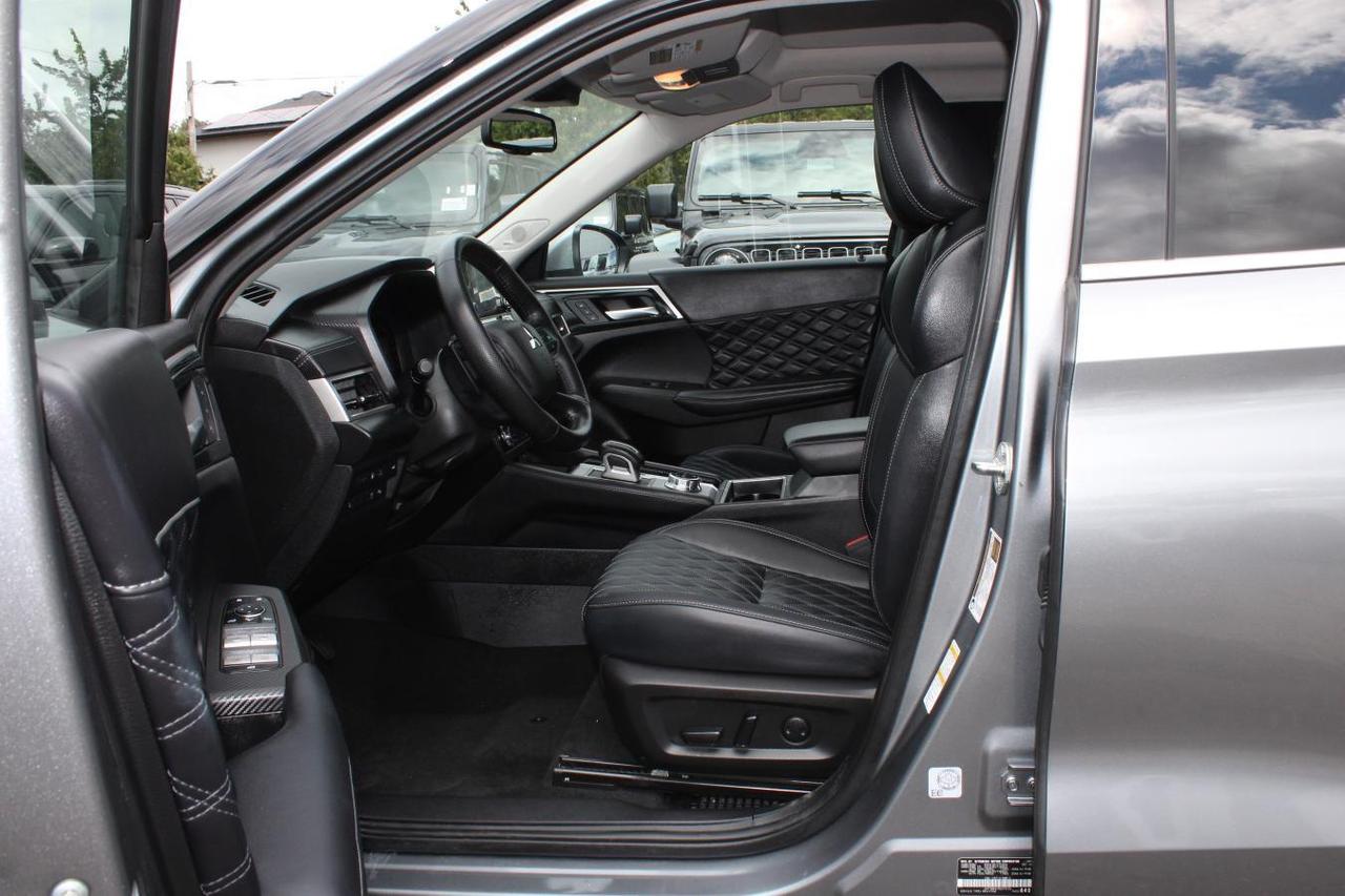 2024 Mitsubishi Outlander SEL  Gps Moonroof ReverseCamera HtdSeats DriveMode Photo