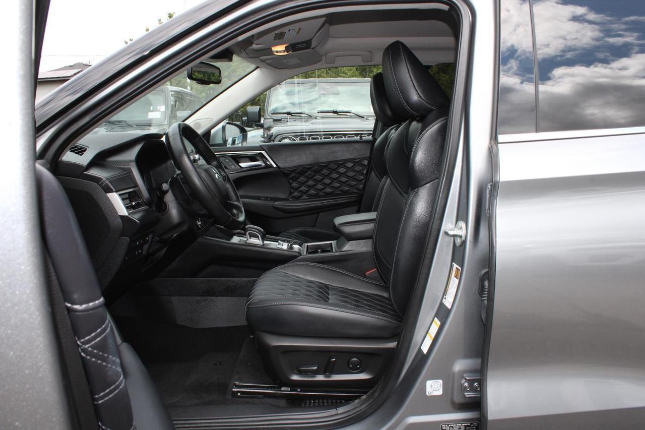 2024 Mitsubishi Outlander SEL  Gps Moonroof ReverseCamera HtdSeats DriveMode Photo