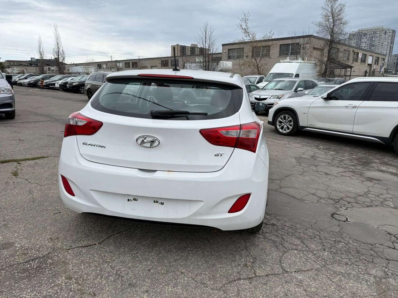 2016 Hyundai Elantra GT 5dr HB Auto GL Photo