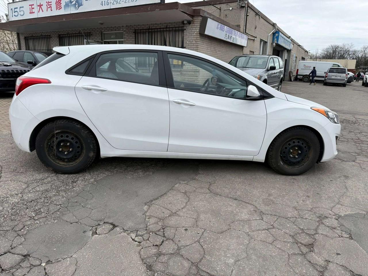 2016 Hyundai Elantra GT 5dr HB Auto GL Photo