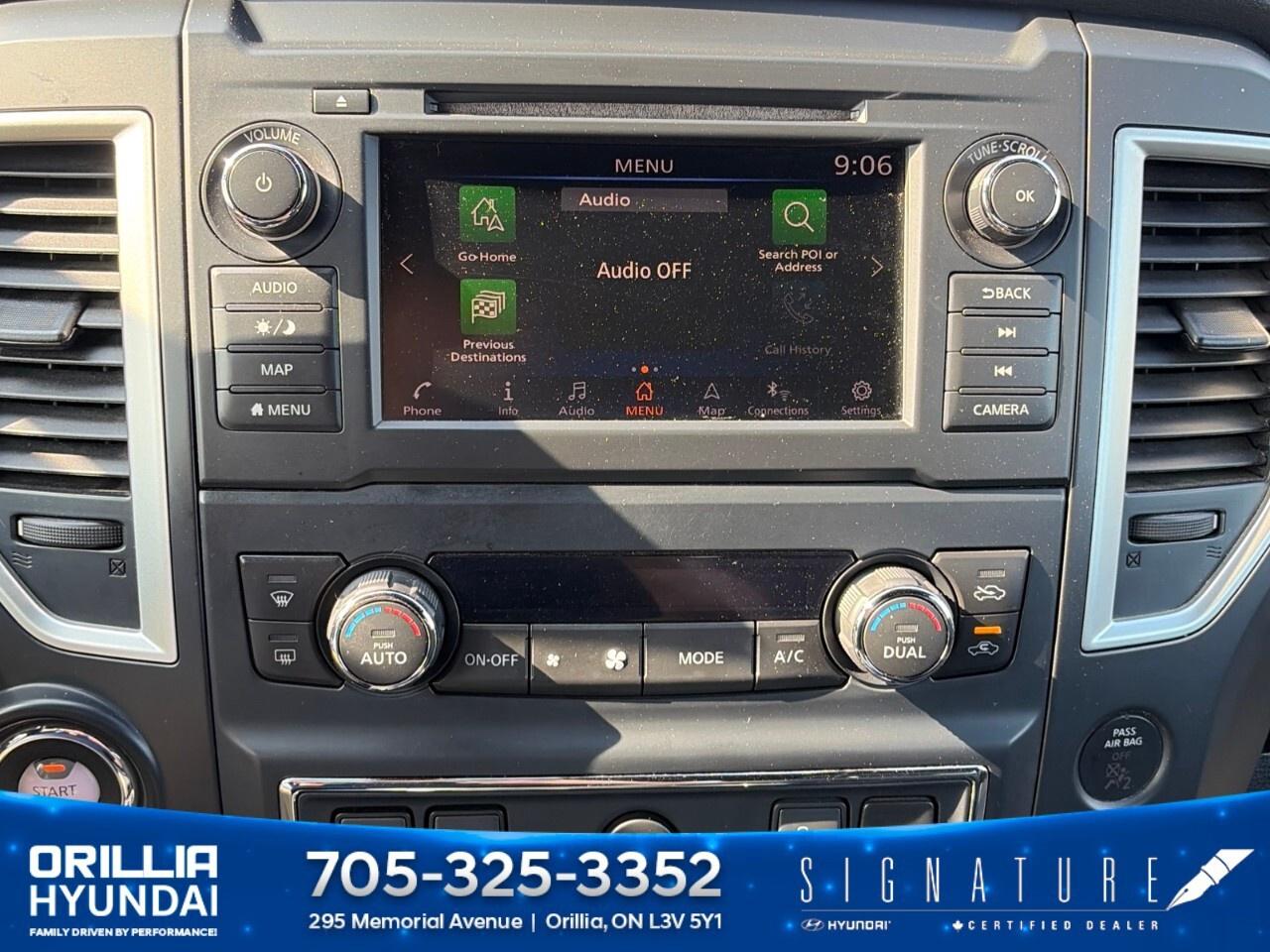 2019 Nissan Titan 4x4 Crew Cab SV Midnight Edition Photo